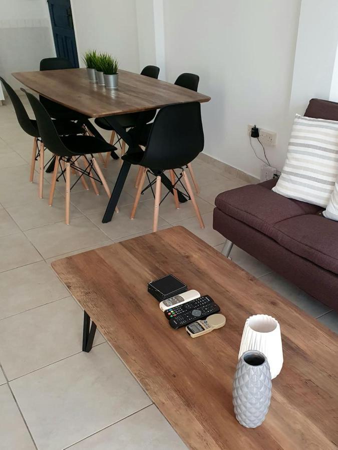 Apartamento Central Gem - 10 Min Walk To The Sea, Harbor And Mall Paphos Exterior foto