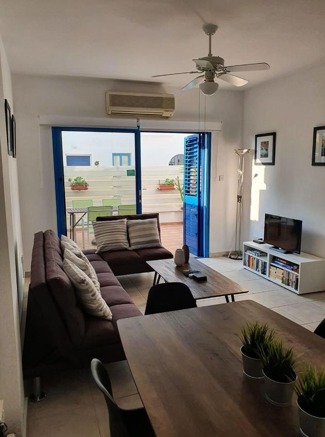 Apartamento Central Gem - 10 Min Walk To The Sea, Harbor And Mall Paphos Exterior foto