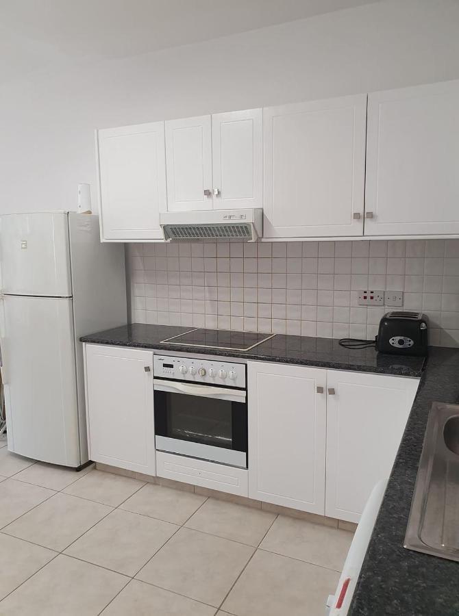 Apartamento Central Gem - 10 Min Walk To The Sea, Harbor And Mall Paphos Exterior foto