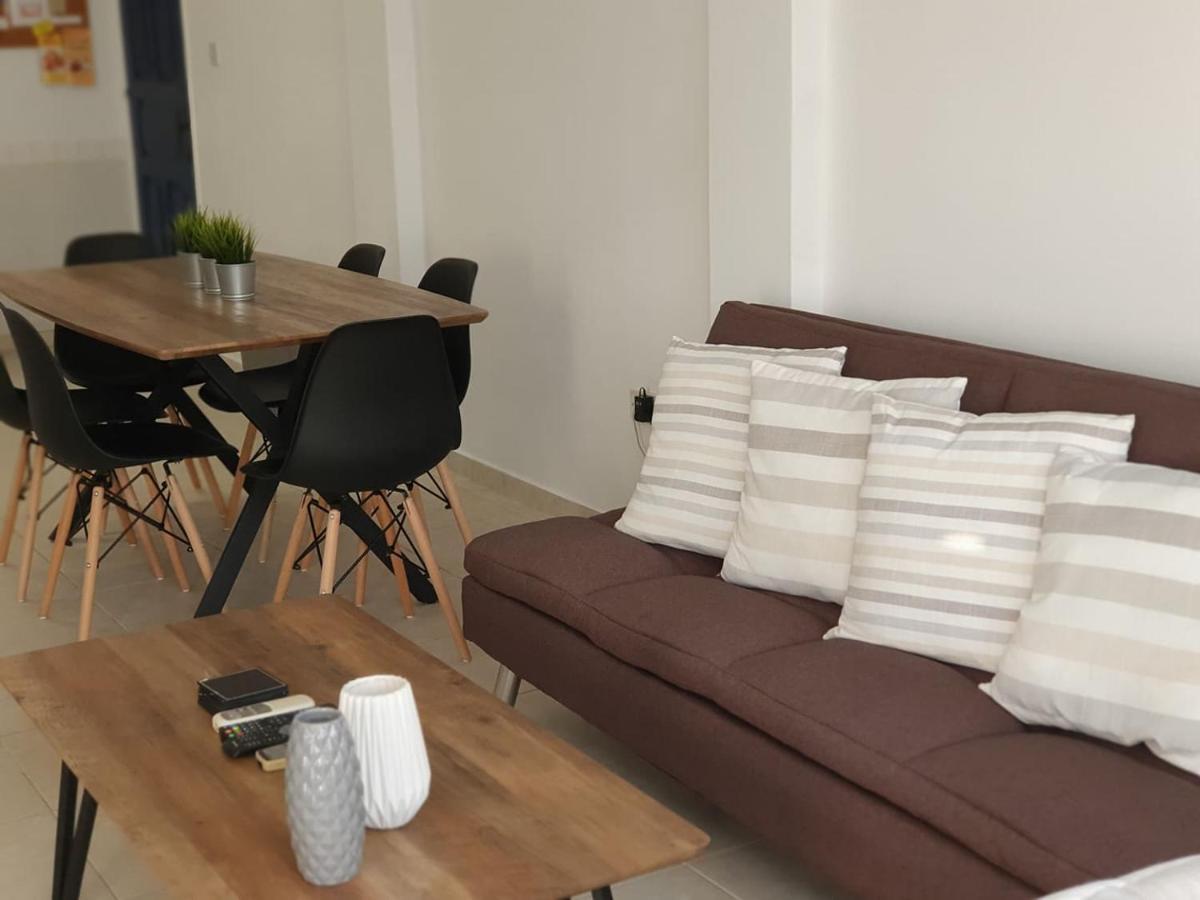 Apartamento Central Gem - 10 Min Walk To The Sea, Harbor And Mall Paphos Exterior foto